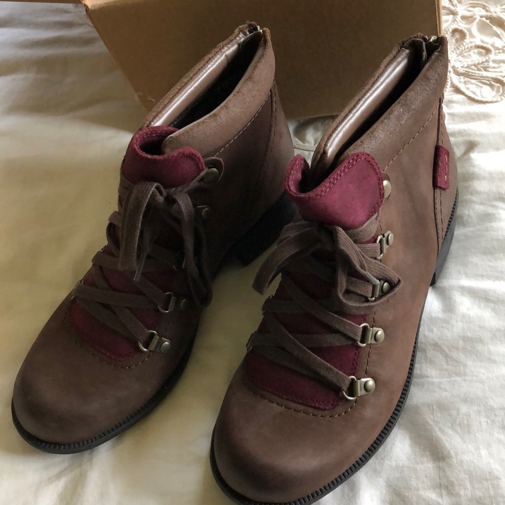 NWT Rockport booties